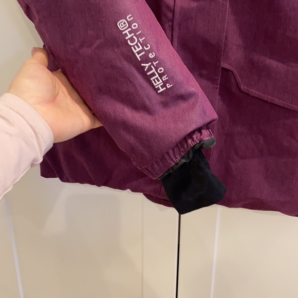 Helly Hansen XS purple ski/snowboard jacket - Picture 6 of 6